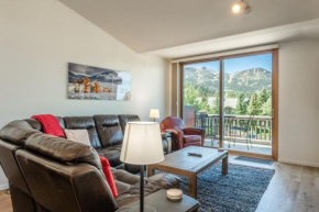 Snowcreek #793 Phase V - 3 Bedroom 3 Bath Sleeps 8 with Private 1 Car Garage
